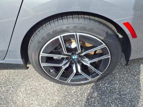 Used 2025 BMW 740i RWD image 25