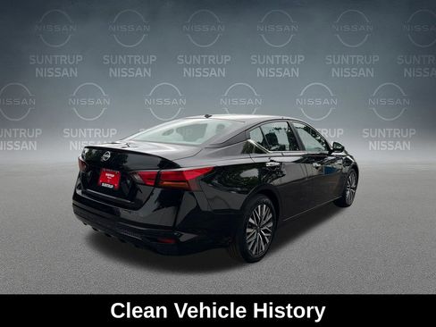 Used 2025 Nissan Altima 2.5 SV FWD image 6