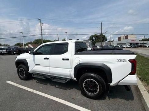 Used 2024 Toyota Tacoma TRD Off-Road AWD/4WD image 3