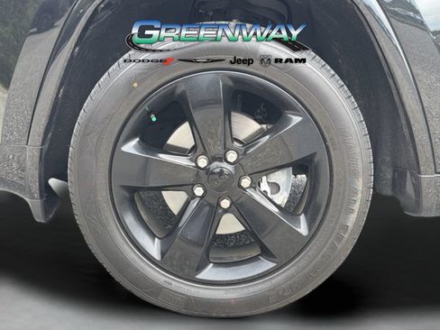 Used 2015 Jeep Grand Cherokee Altitude RWD image 34