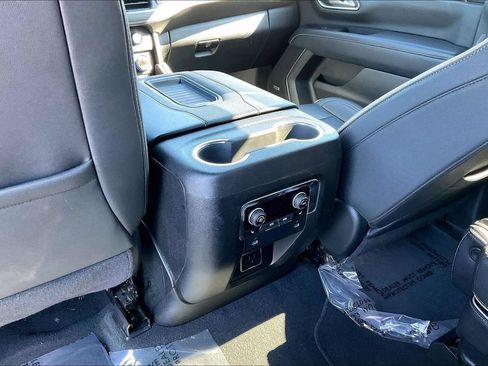 Used 2024 Chevrolet Tahoe Premier AWD/4WD image 10