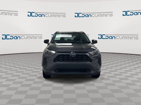 Used 2023 Toyota RAV4 LE AWD/4WD image 3