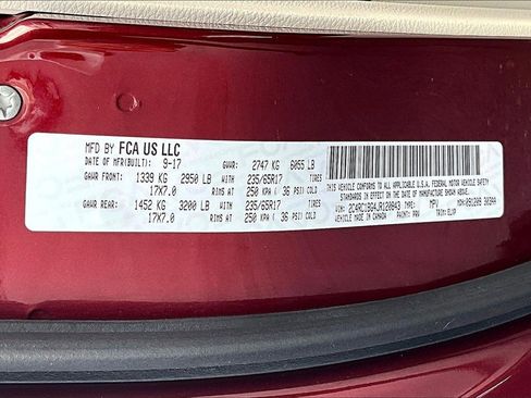 Used 2018 Chrysler Pacifica Touring-L image 17