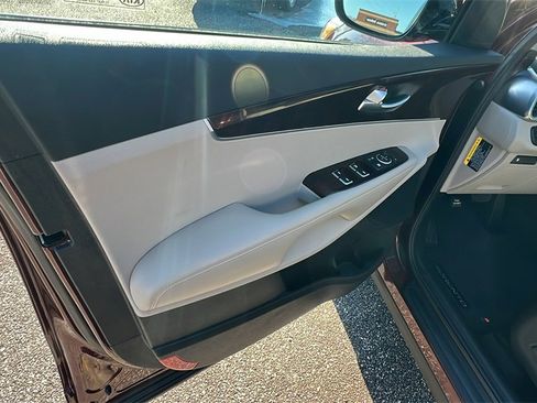Used 2017 Kia Sorento EX image 11
