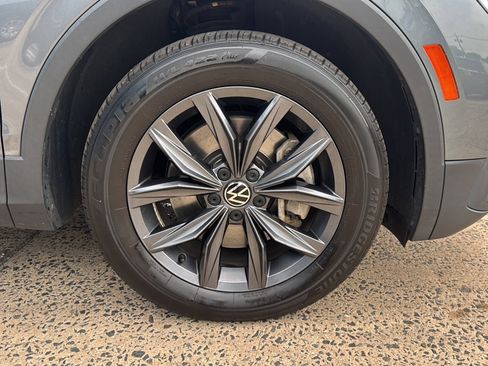 Used 2022 Volkswagen Tiguan SE AWD/4WD image 46