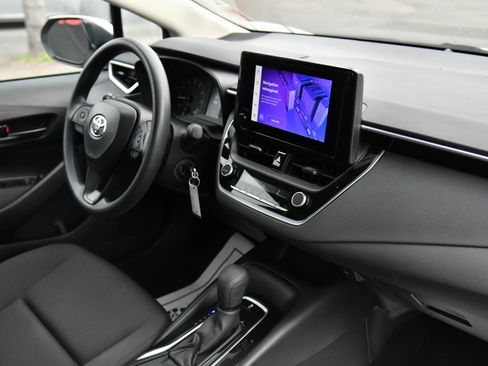 Used 2024 Toyota Corolla LE image 42