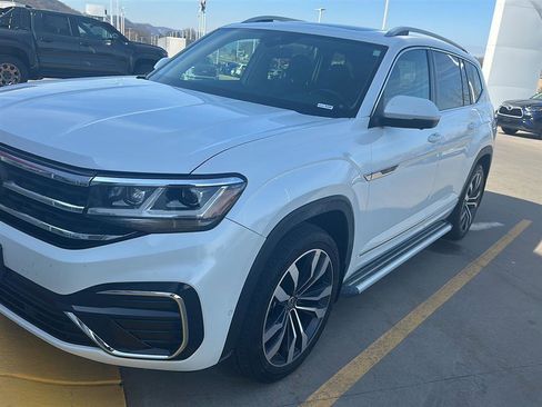 Used 2022 Volkswagen Atlas SEL Premium image 13