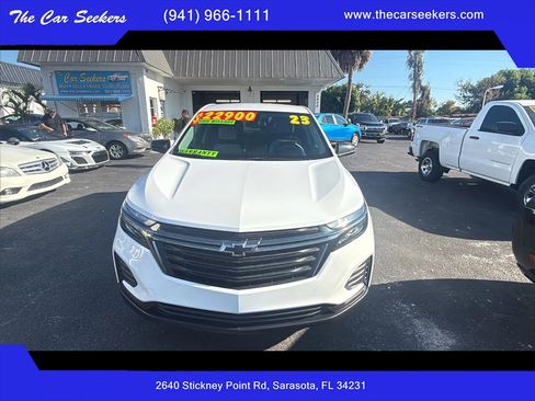 Used 2023 Chevrolet Equinox LS w/ LS Convenience Package image 2