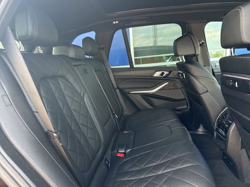 Used 2024 BMW X5 xDrive40i w/ Premium Package image 11