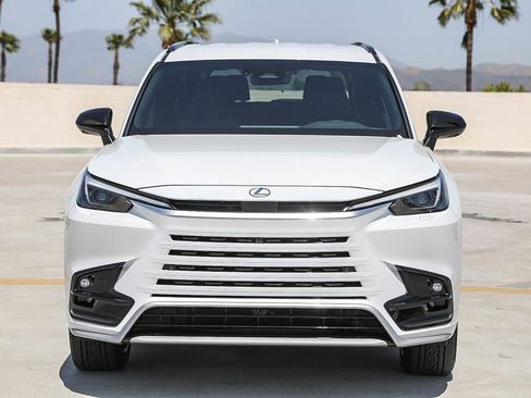 New 2026 Lexus TX 500h AWD image 2