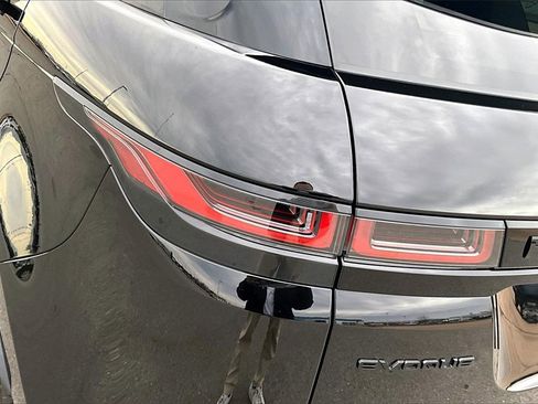 Used 2023 Land Rover Range Rover Evoque SE image 31