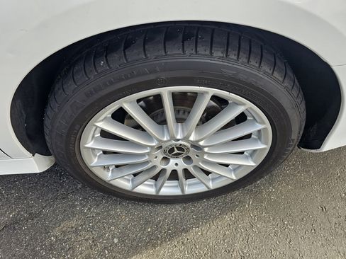 Used 2023 Mercedes-Benz E 350 Sedan image 12