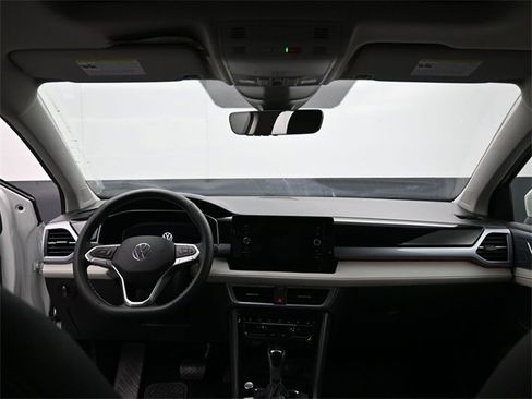 New 2026 Volkswagen Taos SEL image 10