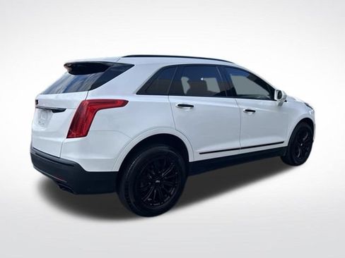 Used 2018 Cadillac XT5 Luxury w/ Driver Awareness Package FWD image 6
