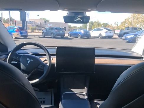 Used 2023 Tesla Model 3 Standard Range RWD image 7