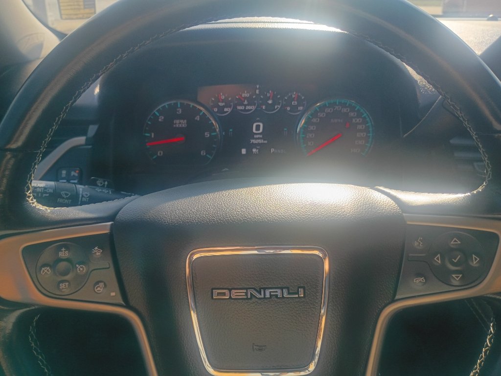 Used 2020 GMC Yukon Denali w/ Denali Ultimate Package RWD image 16