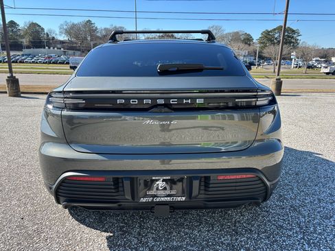 Used 2024 Porsche Macan 4 Electric image 7