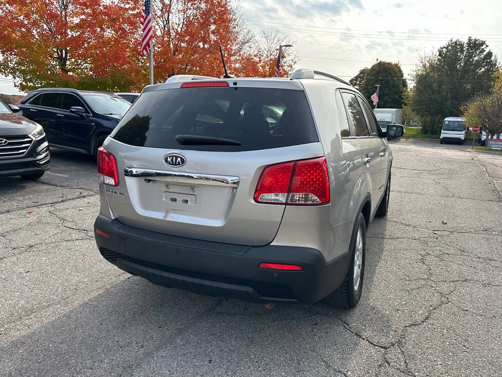 Used 2013 Kia Sorento LX w/ Convenience Pkg FWD image 5