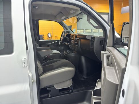 Used 2023 Chevrolet Express 2500 w/ Driver Convenience Package image 13