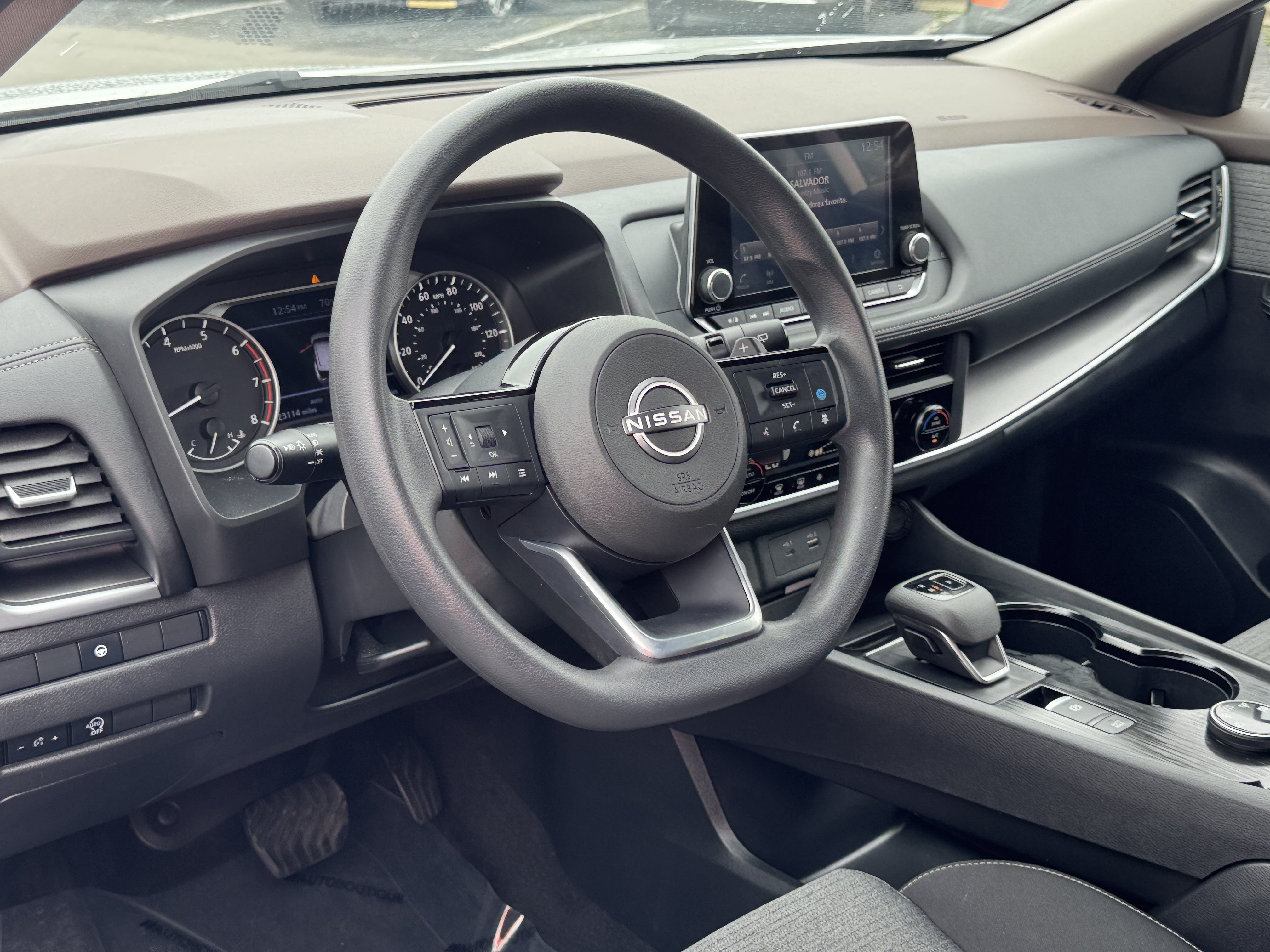 Used 2023 Nissan Rogue SV AWD/4WD image 8
