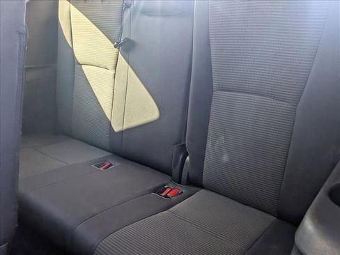 Used 2023 Toyota Highlander LE image 18