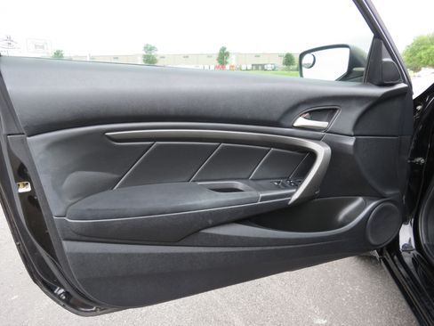Used 2011 Honda Accord LX-S image 17