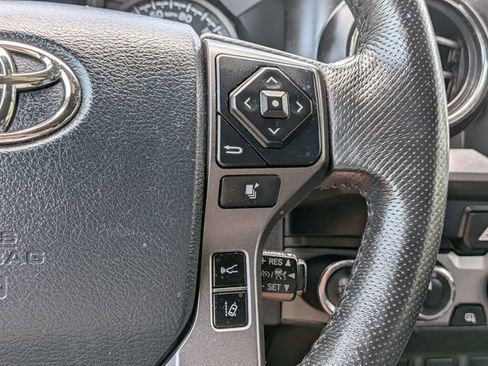 Used 2020 Toyota Tacoma TRD Off-Road w/ Technology Package AWD/4WD image 28