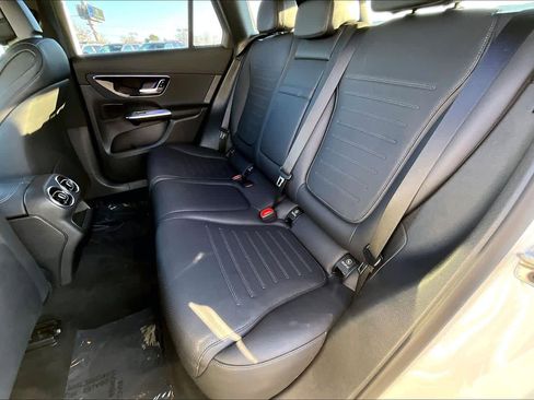Used 2025 Mercedes-Benz GLC 300 4MATIC image 20