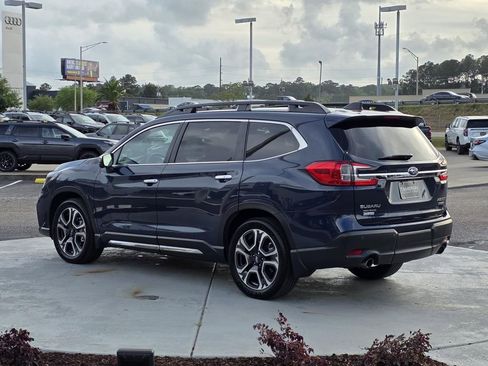 Used 2023 Subaru Ascent Touring AWD/4WD image 4