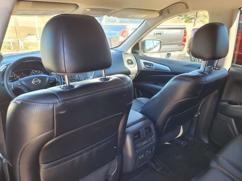 Used 2020 Nissan Pathfinder SL image 34