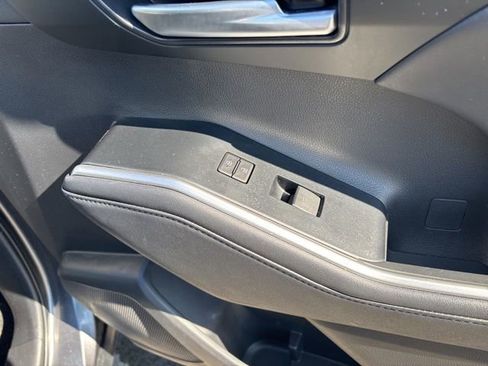 Certified 2024 Toyota Highlander XLE image 11