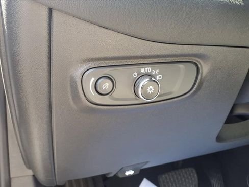 Used 2022 Chevrolet Equinox LT FWD image 19