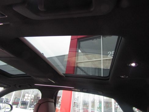 Used 2015 Audi A8 L 3.0T image 13