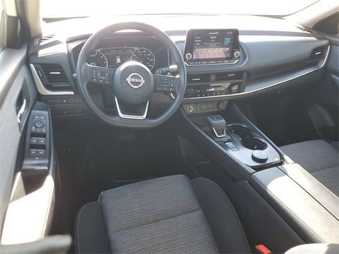Used 2023 Nissan Rogue SV image 11