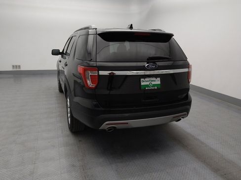 Used 2017 Ford Explorer XLT w/ Equipment Group 202A FWD image 6