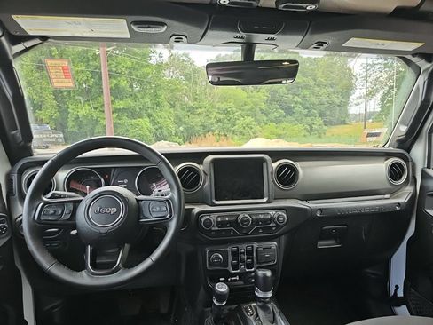 Used 2023 Jeep Wrangler Unlimited w/ Cold Weather Group AWD/4WD image 11