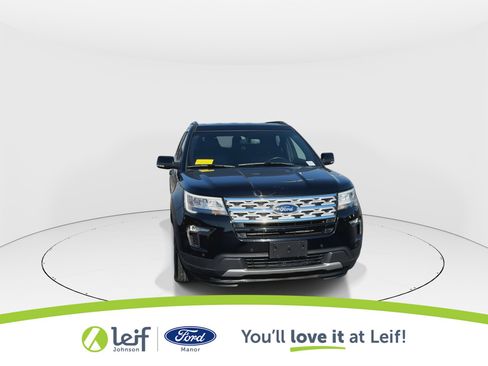 Used 2018 Ford Explorer XLT w/ Equipment Group 202A image 3
