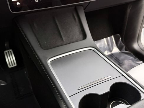 Used 2023 Tesla Model Y Performance AWD/4WD image 43