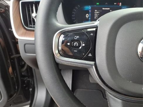 Used 2023 Volvo XC60 B5 Plus w/ Climate Package AWD/4WD image 25
