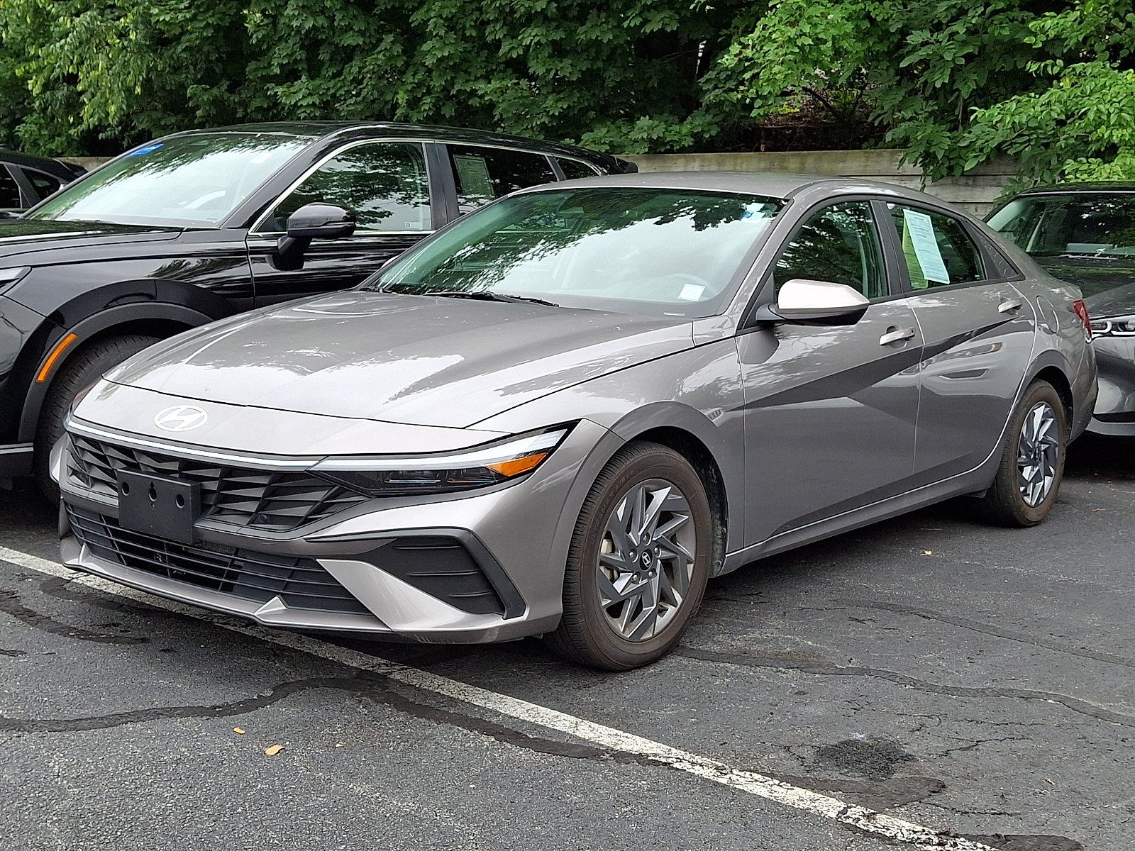 Used 2024 Hyundai Elantra SEL FWD image 3