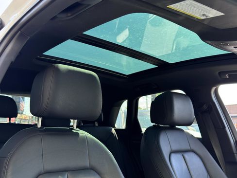 Used 2023 Audi Q3 2.0T Premium image 24