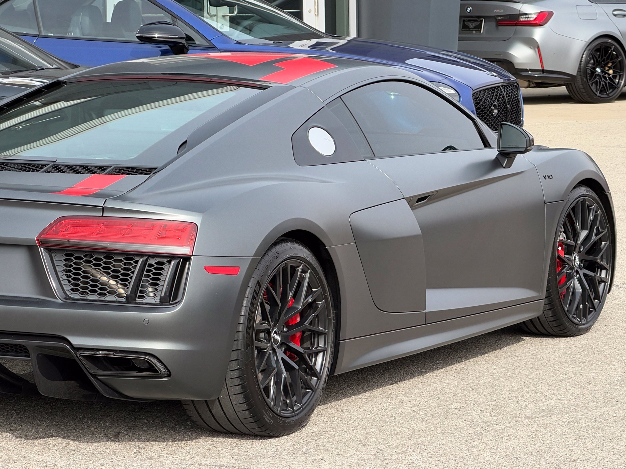 Used 2018 Audi R8 V10 w/ Premium Package RWD image 13