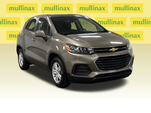 Used 2020 Chevrolet Trax LS w/ Tint and Cruise Package image 2