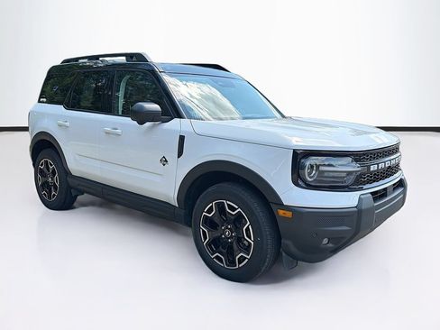 Used 2025 Ford Bronco Sport Outer Banks w/ Outer Banks Tech Package+ AWD/4WD image 3