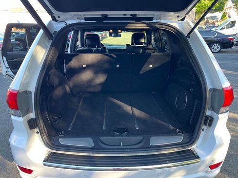 Used 2015 Jeep Grand Cherokee Overland AWD/4WD image 28