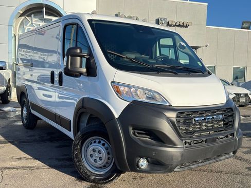 Used 2025 RAM ProMaster 2500 w/ Premium Convenience Group image 1
