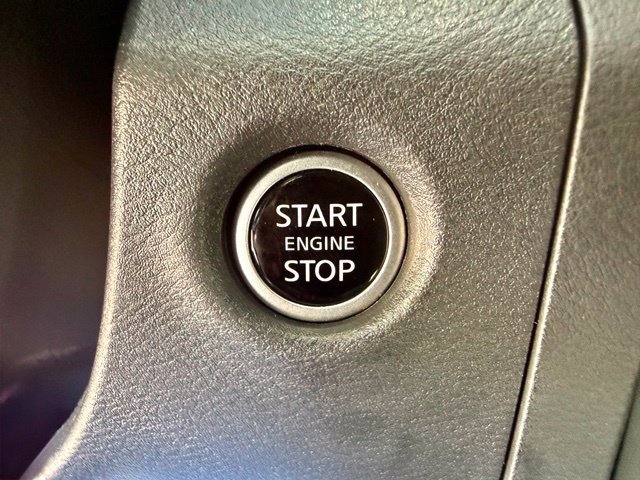 Used 2025 Nissan Frontier SV AWD/4WD image 22