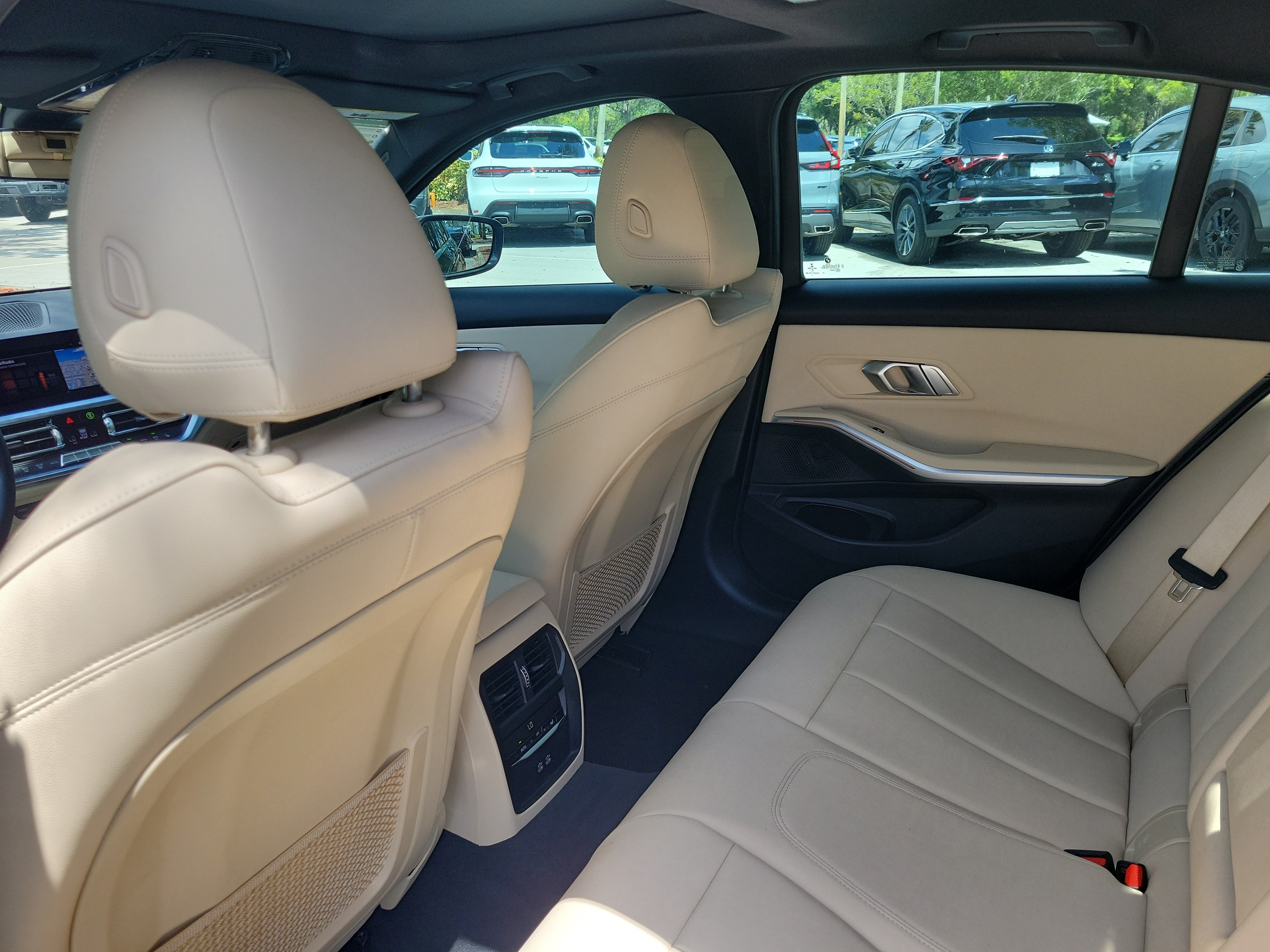Used 2021 BMW 330i Sedan w/ Convenience Package RWD image 9