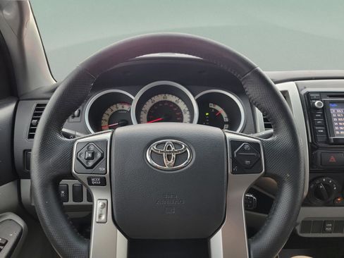 Used 2015 Toyota Tacoma PreRunner image 8