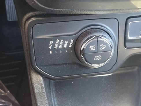Used 2023 Jeep Renegade Trailhawk AWD/4WD image 26